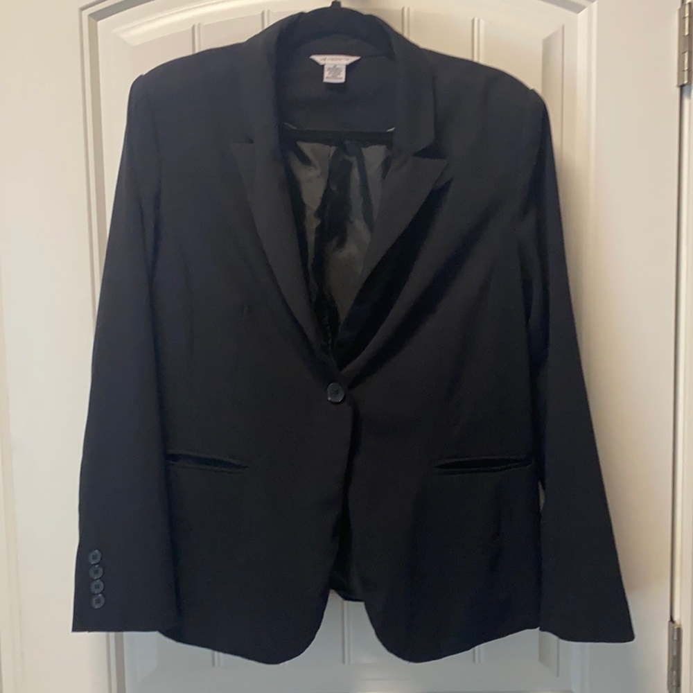 Liz Claiborne size 14 trim fit black blazer/jacket